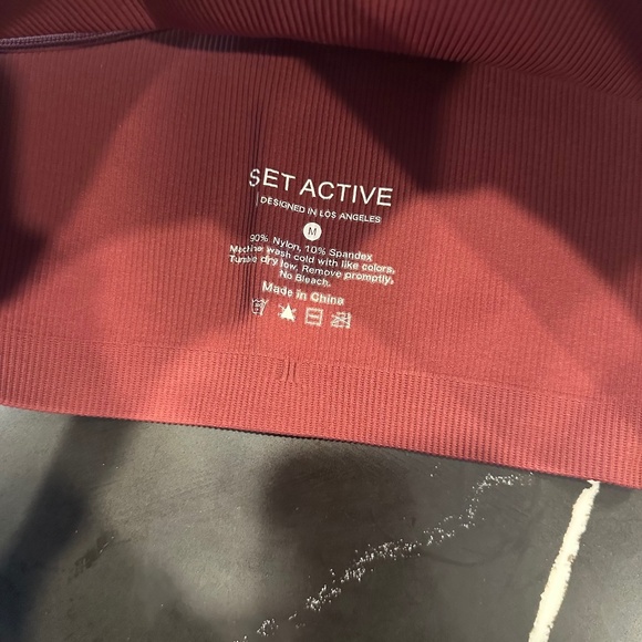 Asymmetrical sports bra - Picture 3 of 3